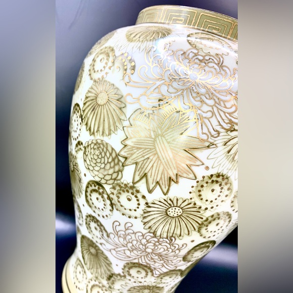 Andrea by Sadek Porcelain Ceramic Floral Hand-painted Vase from Japan - Vintage - Picture 3 of 6